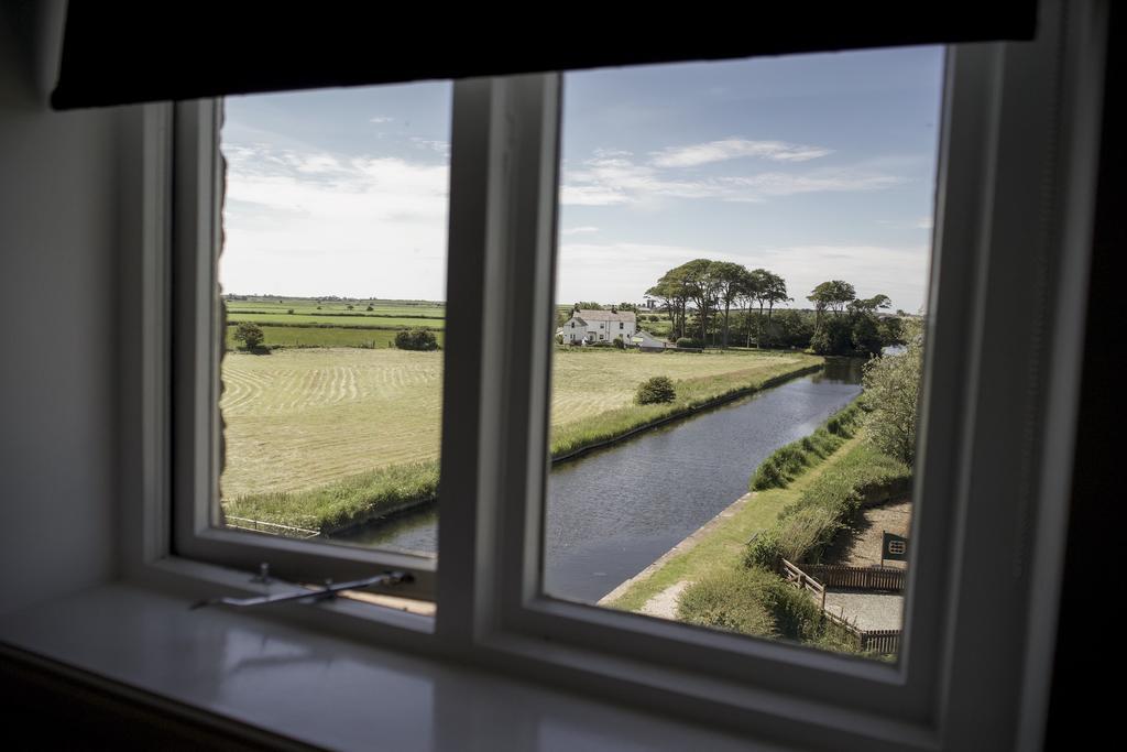 The Mill At Conder Green Chambre photo